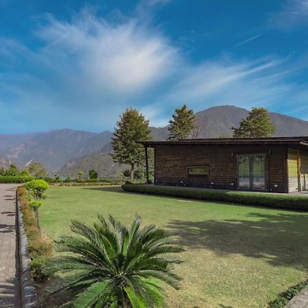 Saffronstays Paradise Pines, Dehradun - Cliff Villa With Valley & Forest Views Екстер'єр фото