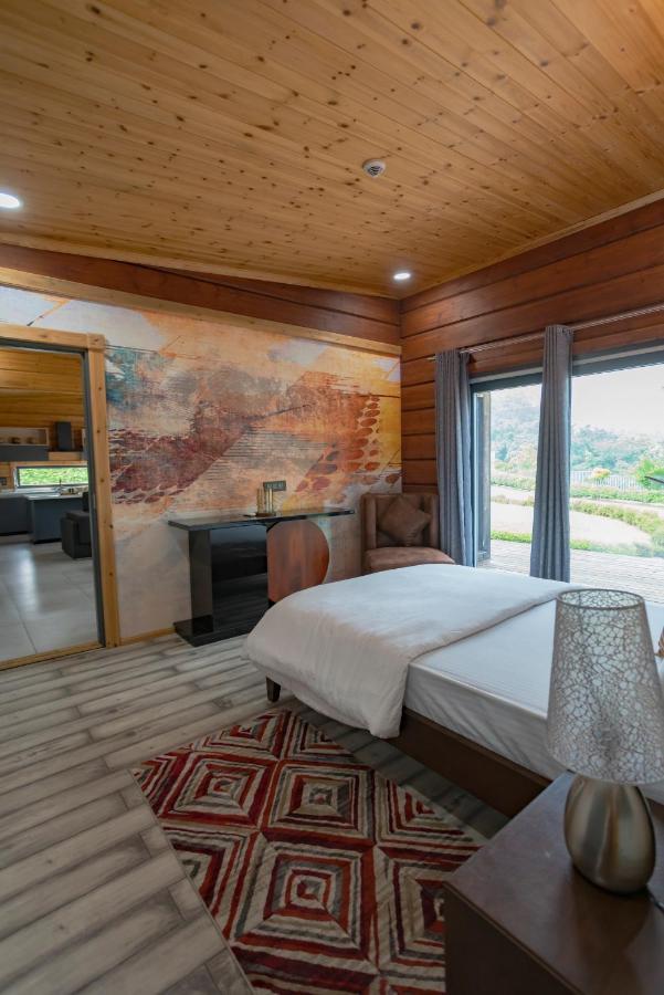 Saffronstays Paradise Pines, Dehradun - Cliff Villa With Valley & Forest Views Екстер'єр фото