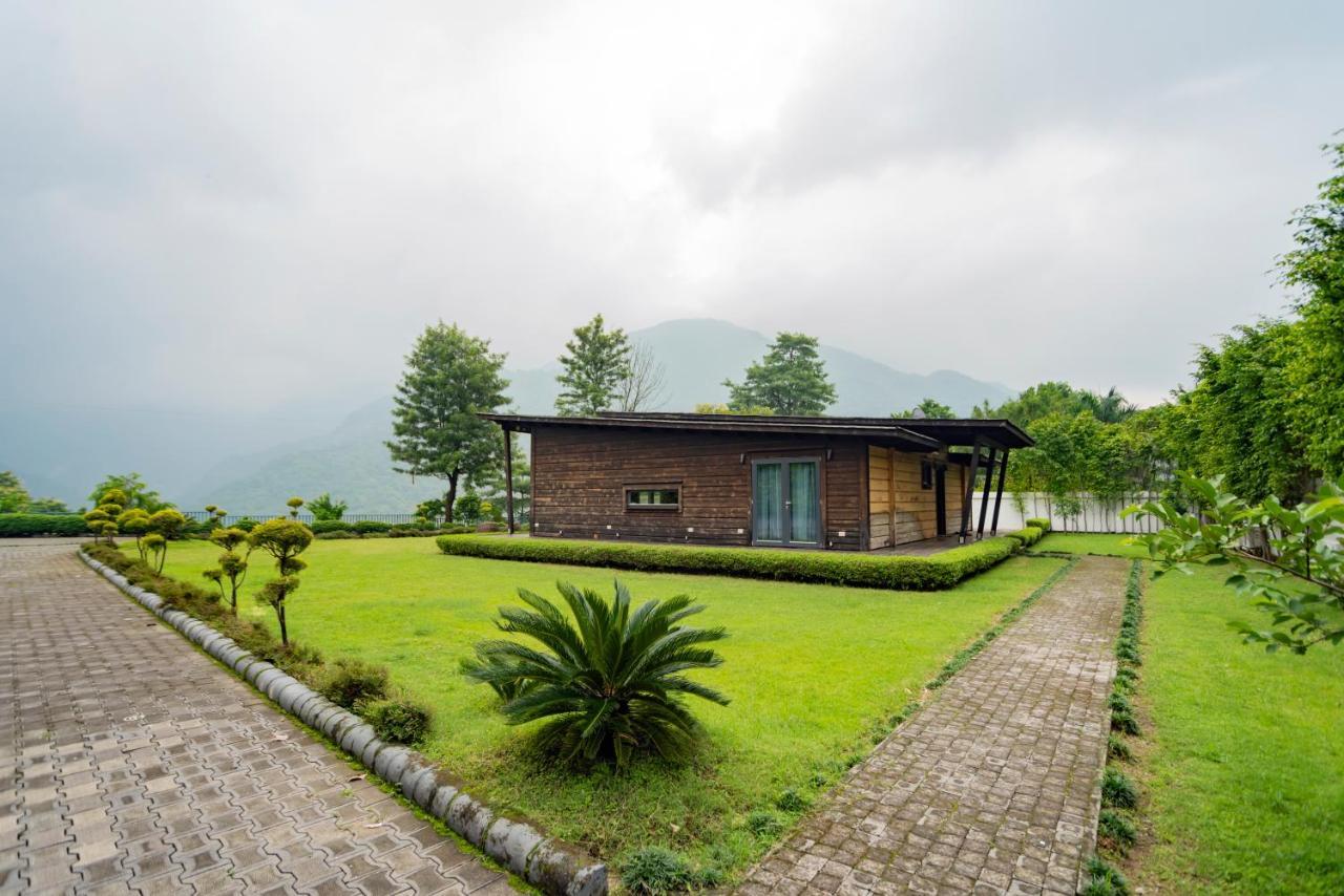 Saffronstays Paradise Pines, Dehradun - Cliff Villa With Valley & Forest Views Екстер'єр фото