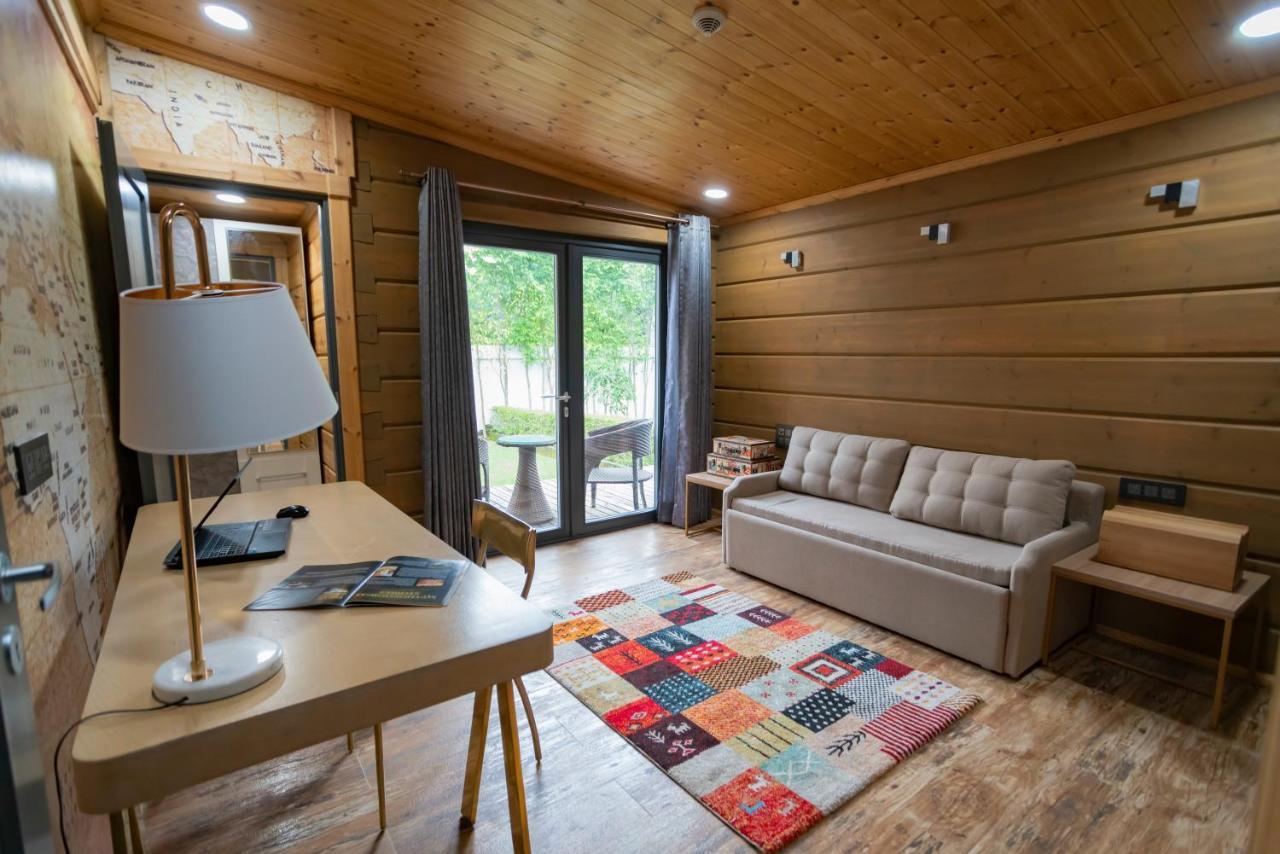 Saffronstays Paradise Pines, Dehradun - Cliff Villa With Valley & Forest Views Екстер'єр фото