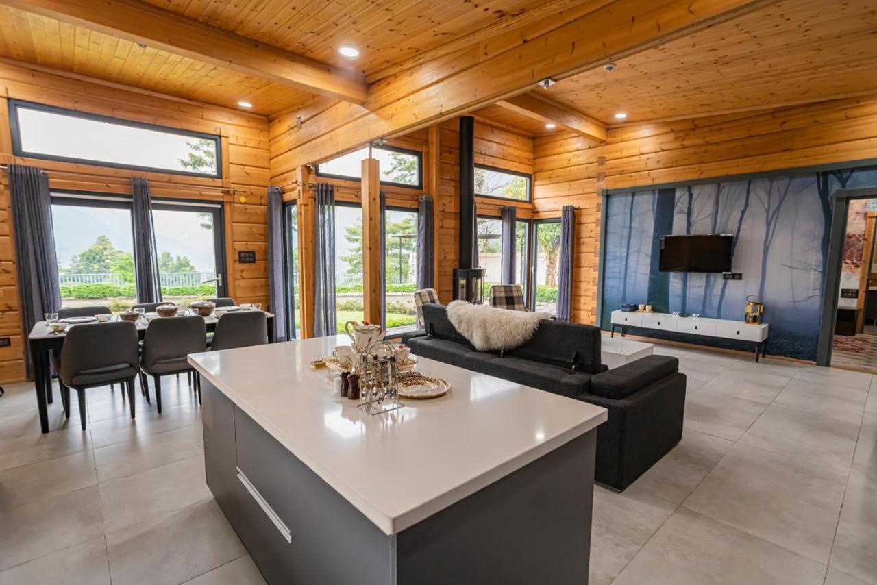 Saffronstays Paradise Pines, Dehradun - Cliff Villa With Valley & Forest Views Екстер'єр фото