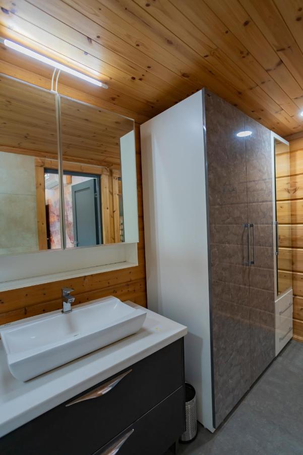 Saffronstays Paradise Pines, Dehradun - Cliff Villa With Valley & Forest Views Екстер'єр фото